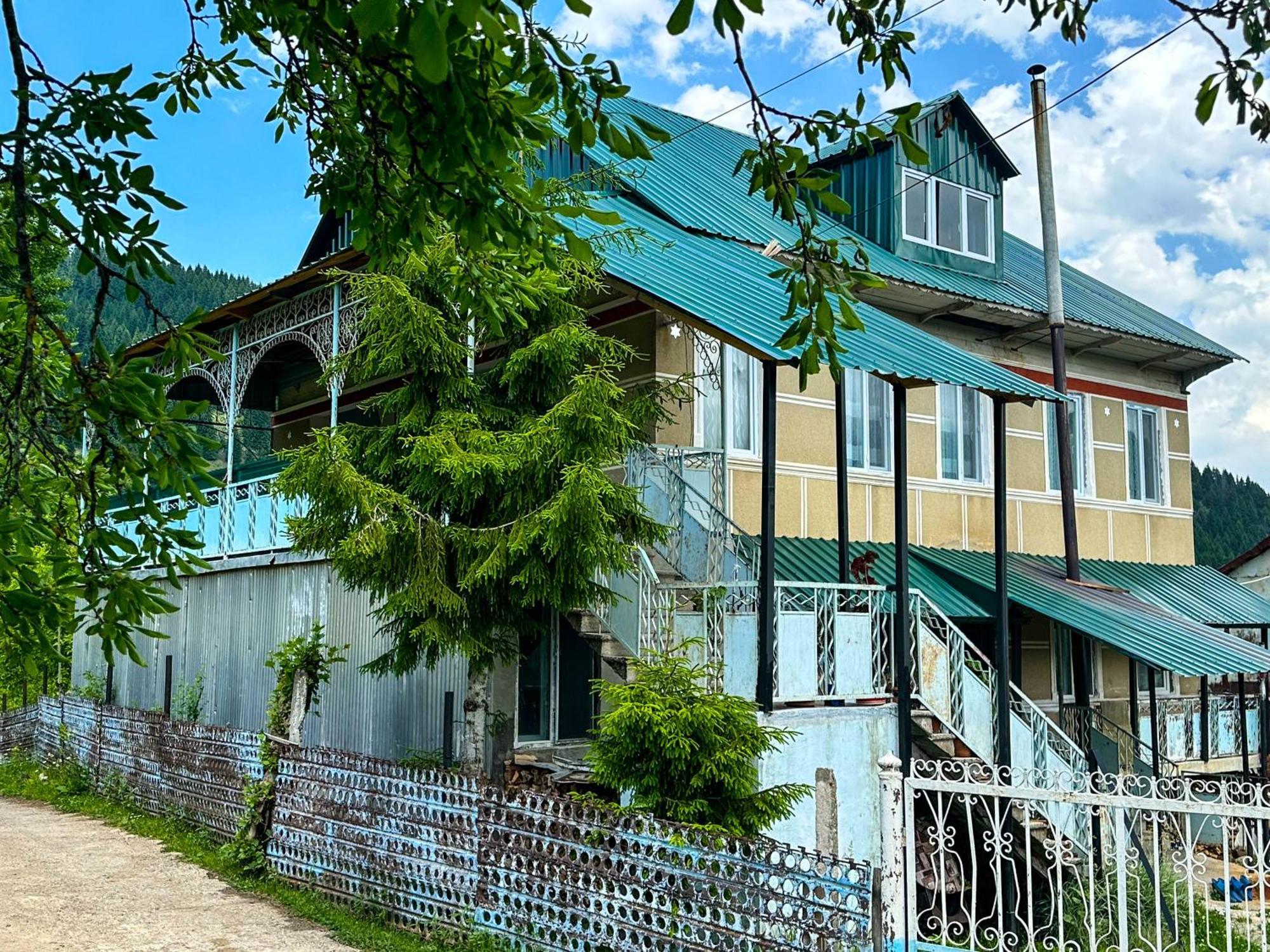 Armazi Hotel Khulo Buitenkant foto
